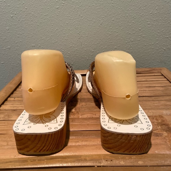 Item Sandals / New No  Box - Picture 4 of 4